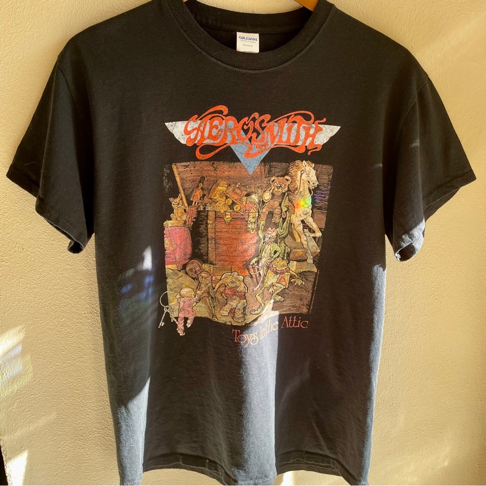Aerosmith Toys in the Attic Graphic Band Tshirt. Black. Gildan Tag. Size Medium - Picture 2 of 11
